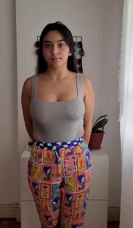 Bella Barp nackt hd bild