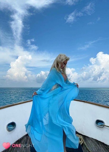 Alvi lalli hübsche nacktheit archiv