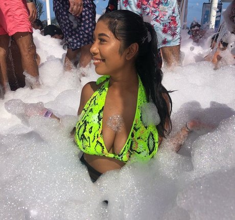 anfällige knochen-onlyfans erotische schöne foto