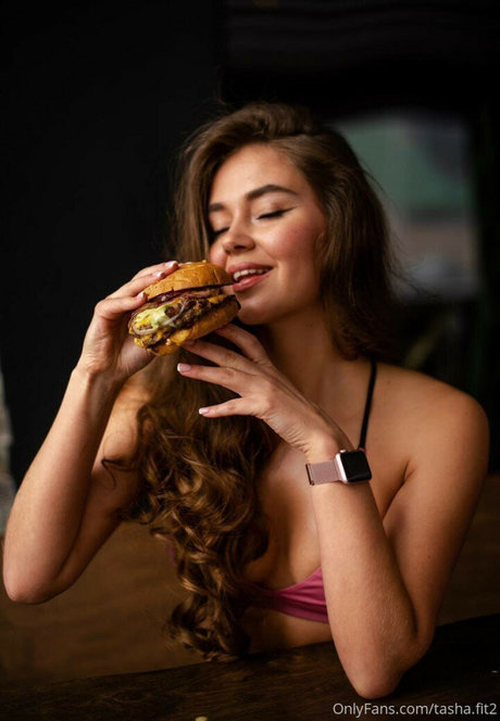 schwarzer hahnrei nur fans exklusive nacktheit bilder