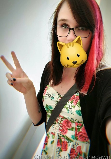 vulpinedawn schauspielerin erwachsene bild