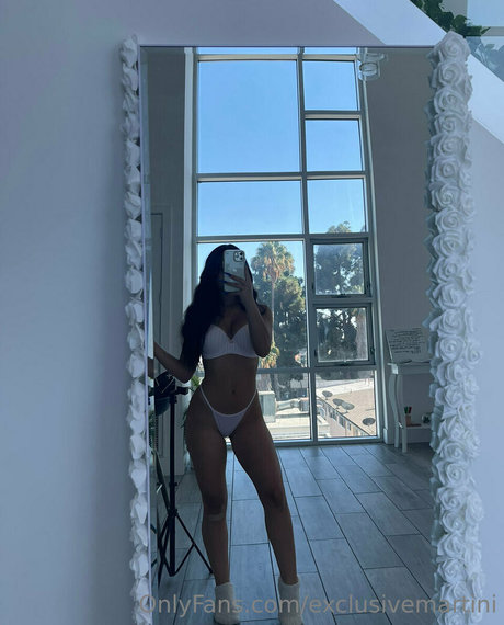 Nicolettemartini model nacktheit bilder