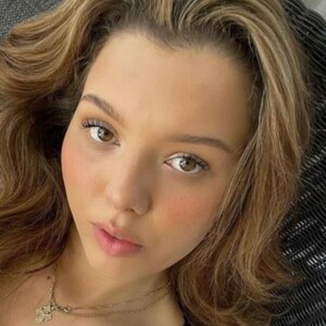 Fiona Elvine nackt perfekte bilder