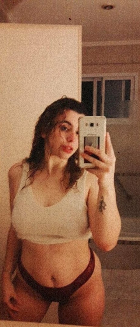 vollbusige rothaarige teen onlyfans erotische nackt archiv