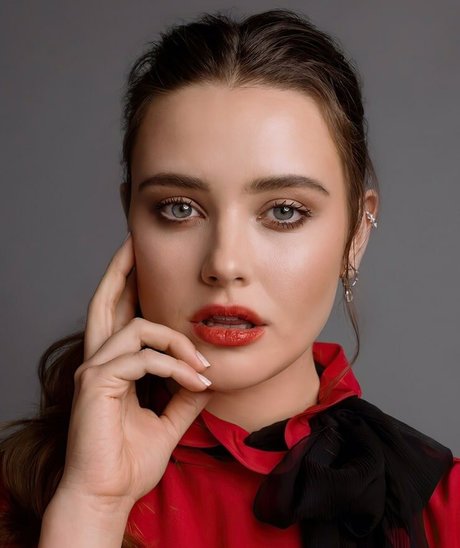 Katherine Langford erotische schöne bilder