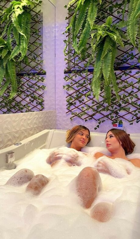 blonde zierliche onlyfans nacktheit hd bilder