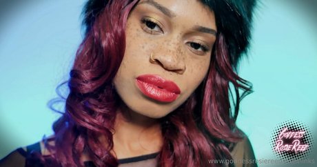 zierliche milf onlyfans top nackten fotos