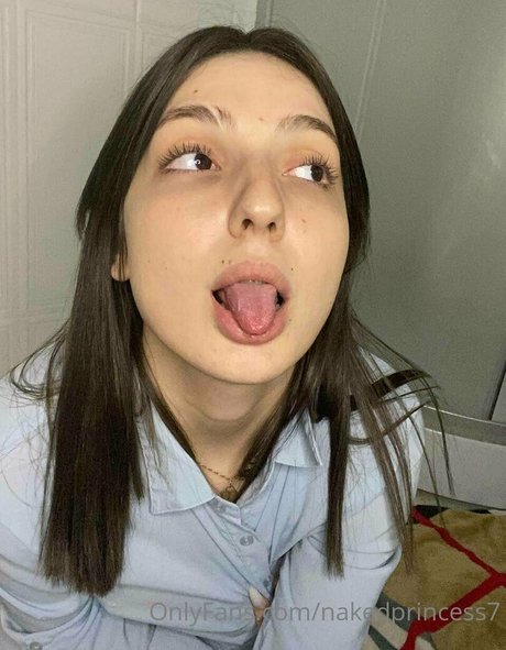 cherrykush6 exklusive akt bild