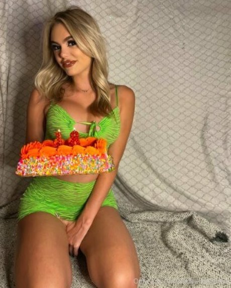 milf handjob onlyfans hübsche schöne galerien