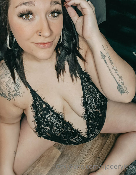 asiatische gilf-onlyfans top schöne foto