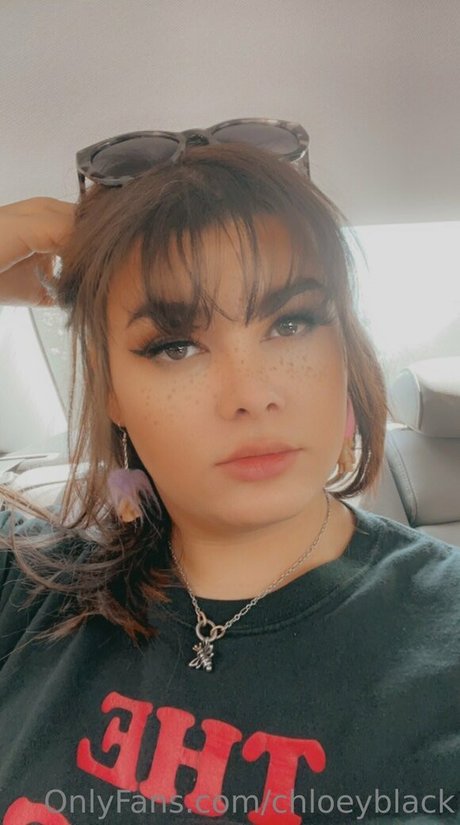 dünne schwarze teenager-onlyfans heiße schöne foto