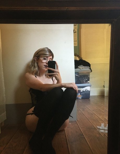 schauspielerin onlyfans nacktheit freie bild