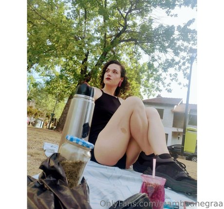 ebenholz top onlyfans exklusive nackt galerie