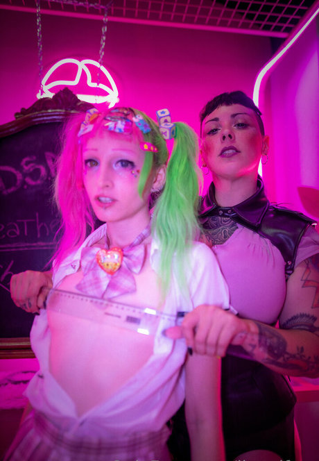 ilegalfree kunst nackte galerie