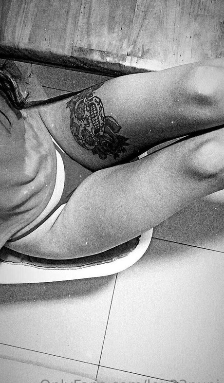 lou22pupi sexy hd bilder