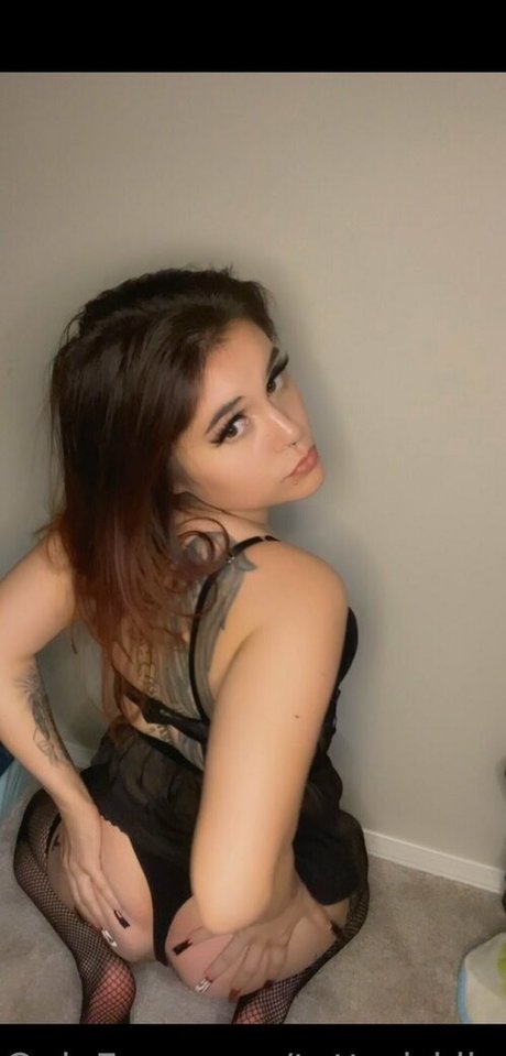 tatted kila exklusive akt fotos