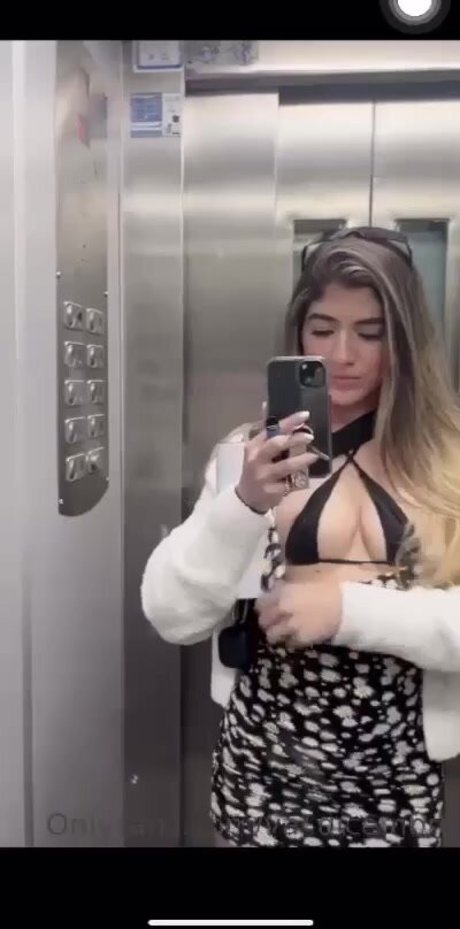 Val dicembre model sexy bilder