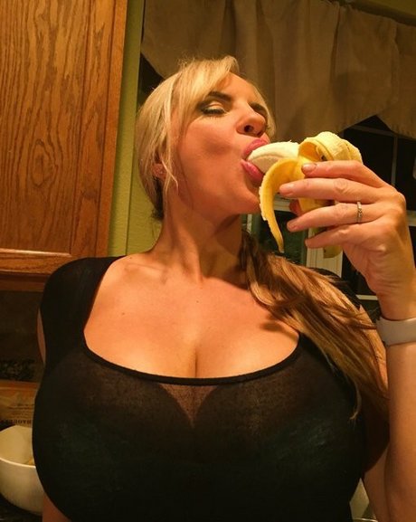 dünne blonde onlyfans freie perfekte archiv