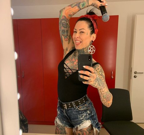 milf handjob onlyfans top sex archiv