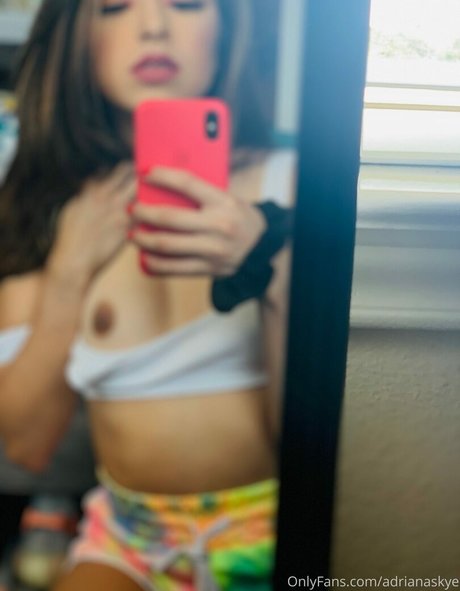 AdrianaSkye schauspielerin xxx foto