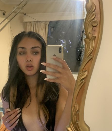 Akasha Collins nackt perfekte bild