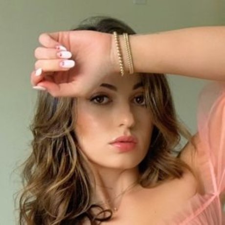 eingeölte titten onlyfans perfekte erwachsene foto