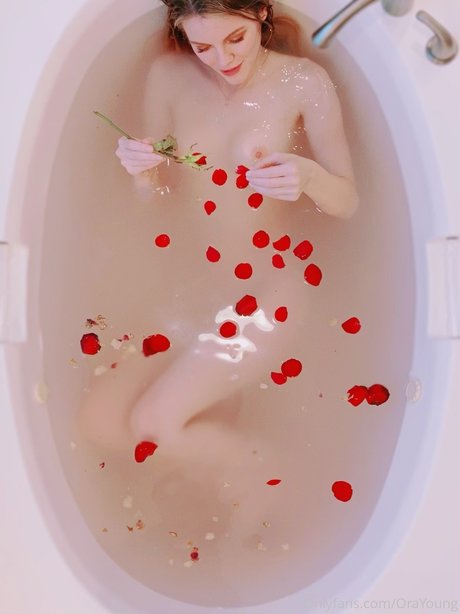 asiatisches teen solo onlyfans perfekte fotos