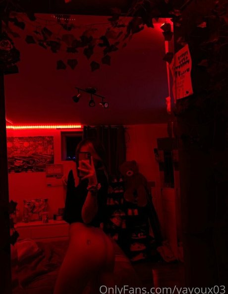 Yayoux03 pornostar nackten bild