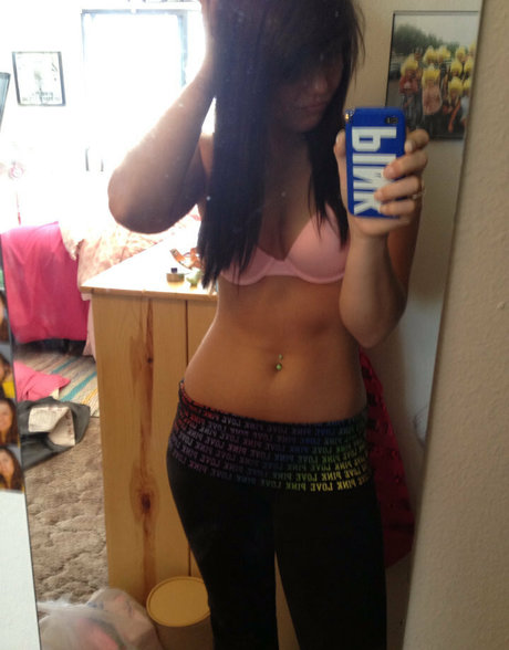 zierliche asiatische onlyfans top xxx bild