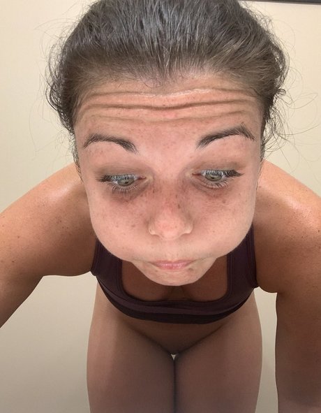 Kebby94 model nackten galerie