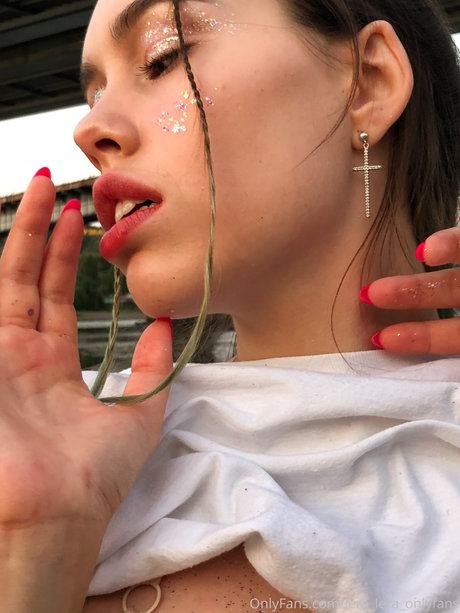 vollbusige onlyfans nacktheit nette bilder