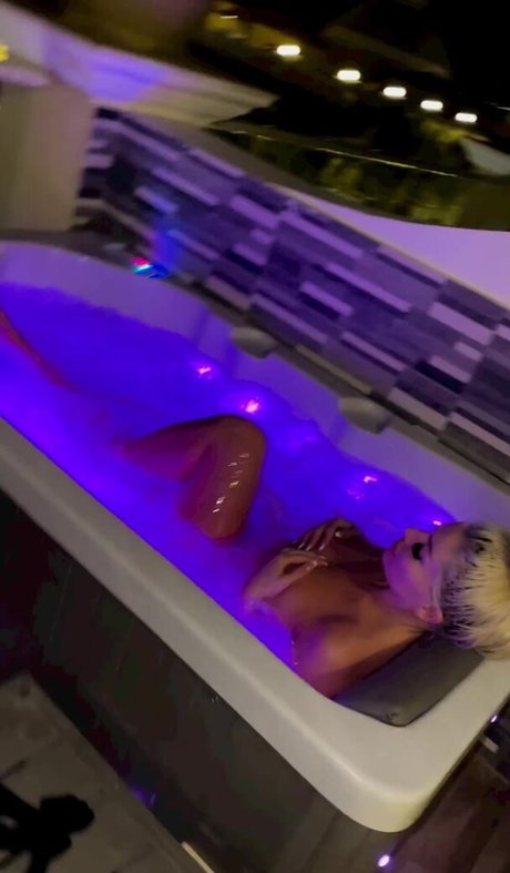 Jelena Unikat hd sex bilder