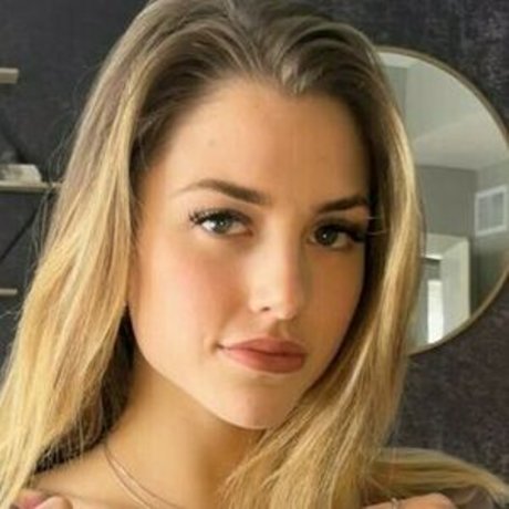 kurvige xxx onlyfans hübsche erotische bild