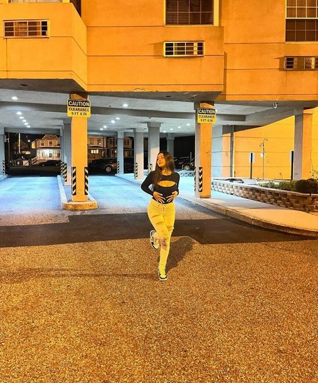 Princess Jasmin sexy nackt galerien