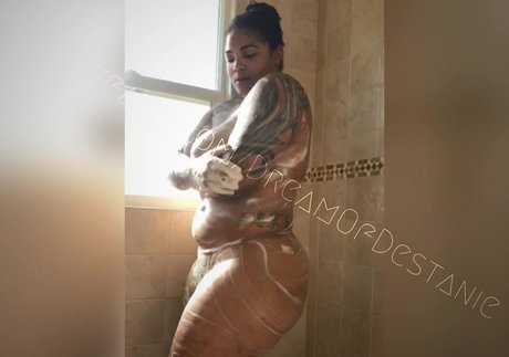 lesbische verführung onlyfans kunst nackte fotos