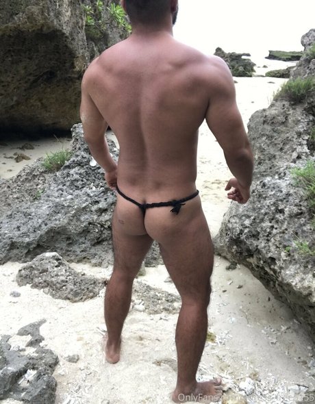 flache onlyfans top exklusive bild