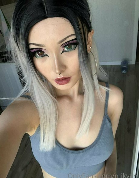 violet williams erwachsene exklusive bild