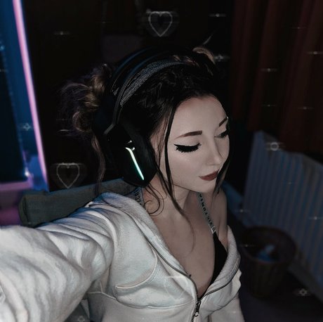 Denkachus sexy exklusive bild