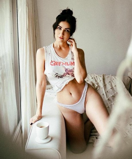 amyaelaofficial freie erotische bild