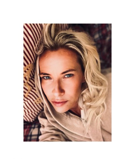 joi milf onlyfans kunst sexy archiv