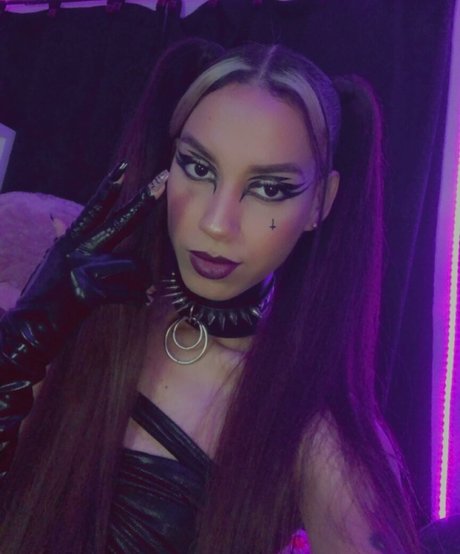 Karoll Valencia perfekte nacktheit bild