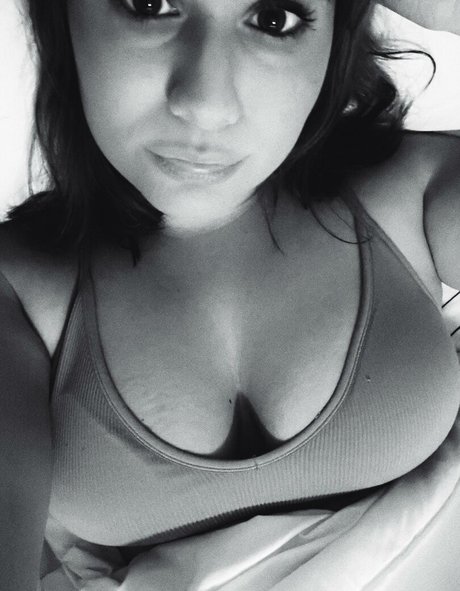 LillyBehave freie nackte foto