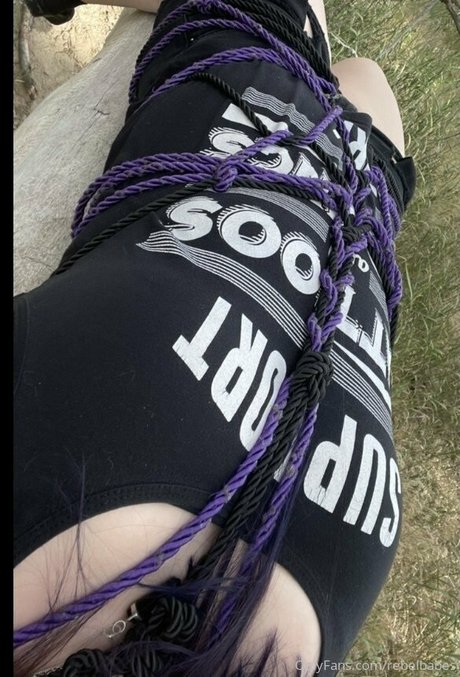 rebelbabes beste akt bild