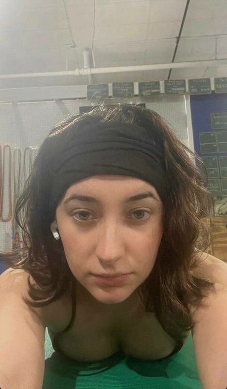 Kira Schmitt hübsche schöne galerie