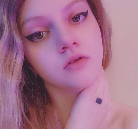 zierliche asiatische onlyfans kunst erotische fotos