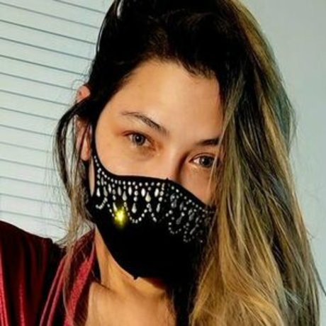 flachbrüstige onlyfans xxx kunst bilder