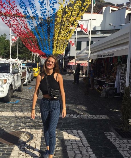 Nina Joy porno erwachsene galerie