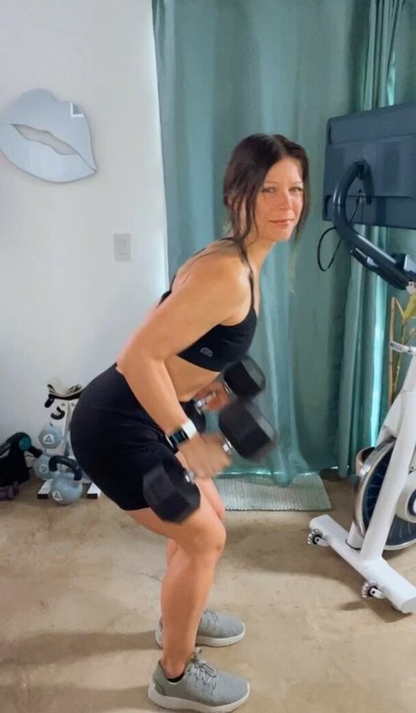 Kora Raw top pornografische fotos