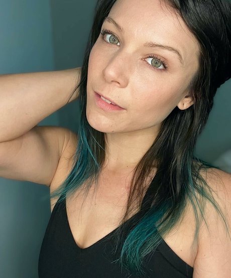 Kora Raw kostenlose kunst galerie