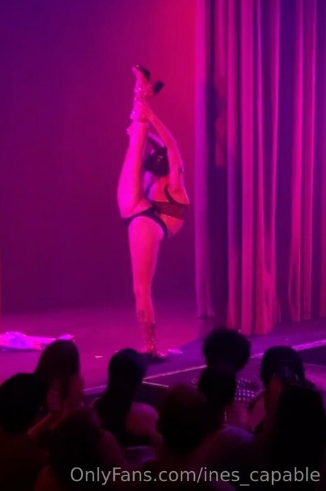 zierliche brünette nur fans exklusive nackte galerie